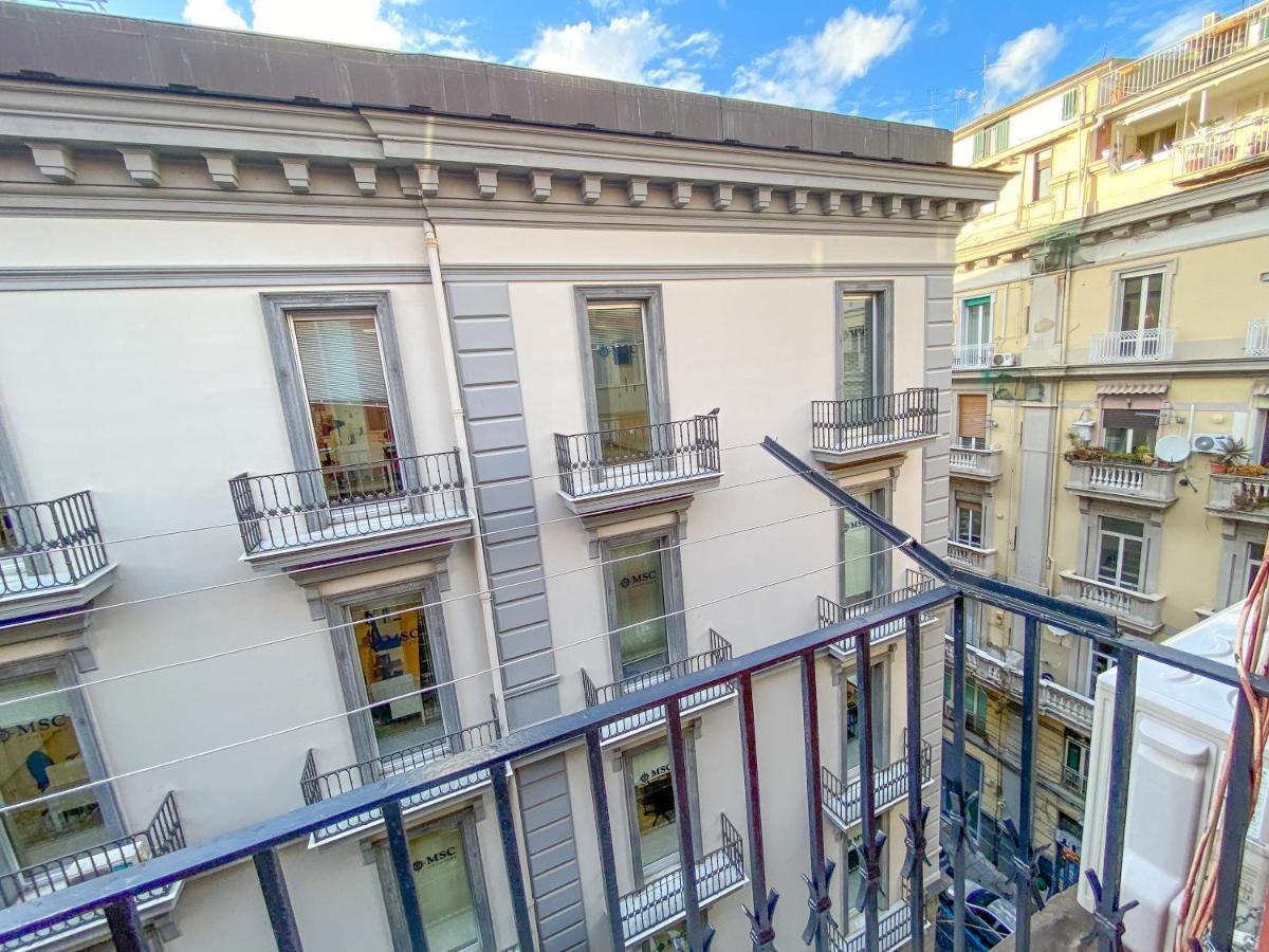 Le Casette Di Piazza Borsa Napoli Dış mekan fotoğraf